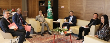 سعادة سفير كوريا الجنوبية يؤدي زيارة إلى معالي مدير عام الألكسو