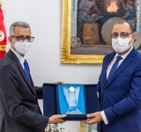 رئيس الحكومة التونسية يستقبل مدير عام الألكسو
