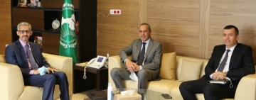 مدير عام الألكسو يستقبل  سفير الجزائر  لدى الجمهورية التونسية