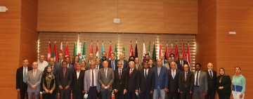 أمين عام جامعة  الدول العربية يؤدي زيارة إلى مقر الالكسو