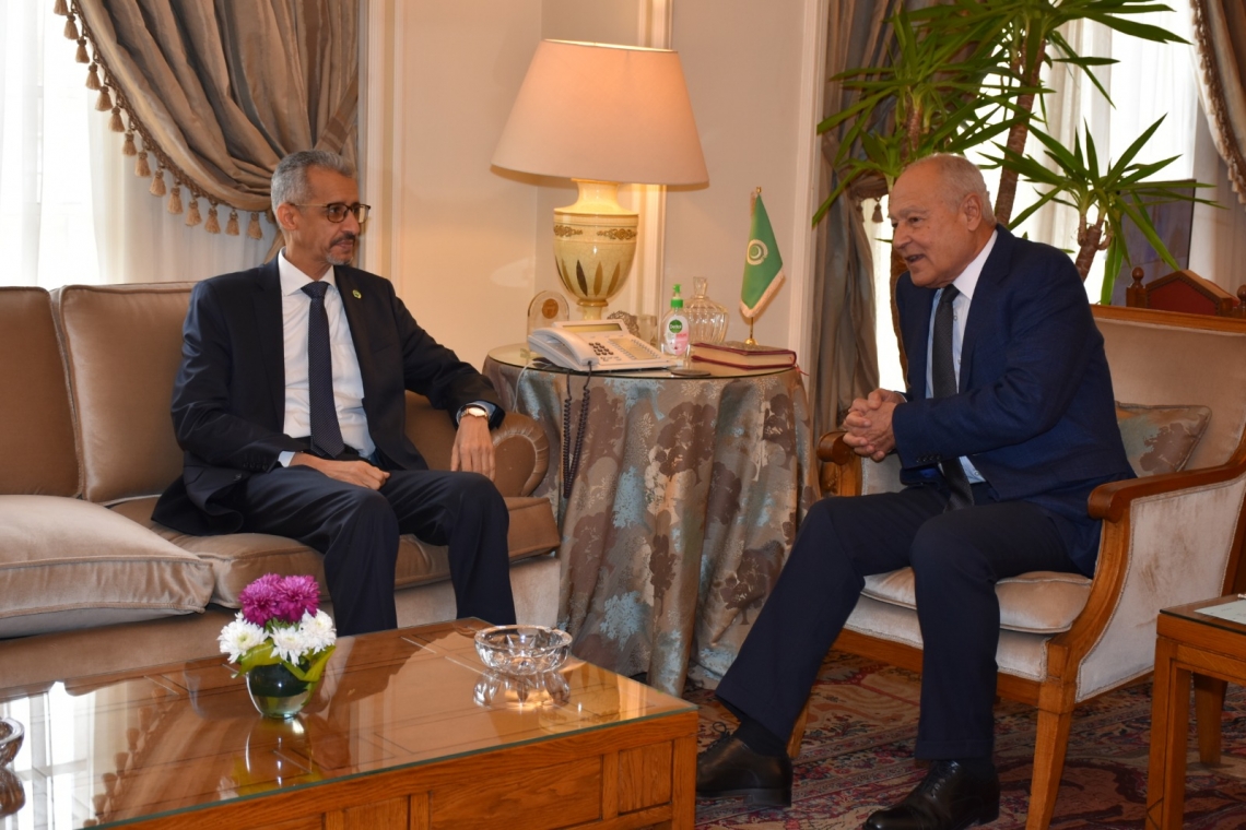 Secretary-General of the League of Arab States   receives Director-General of ALECSO