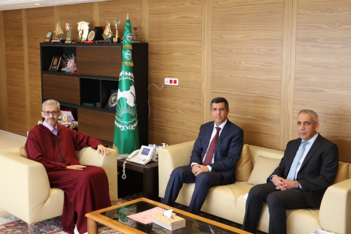 ALECSO Director-General receives Ambassador of Oman in Tunisia