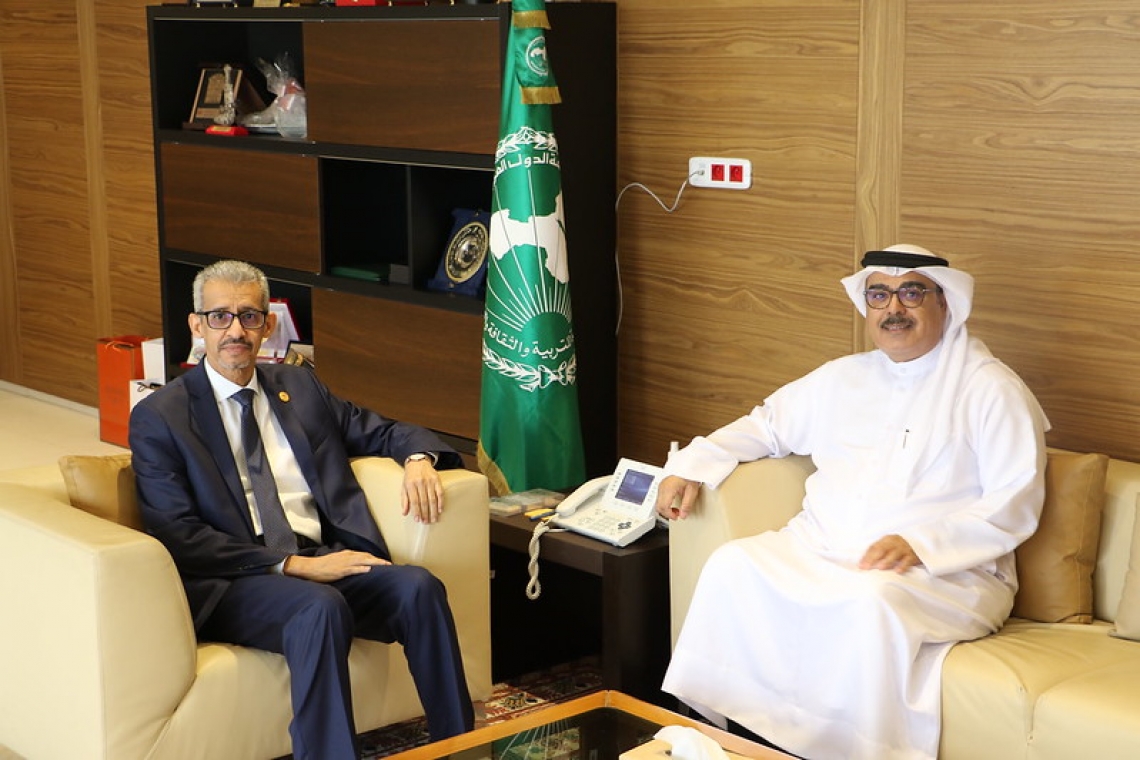 ALECSO Director-General receives President of Sharjah Institute for Heritage