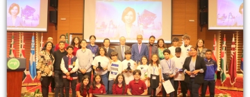 في سابقة عالمية وببادرة من الألكسو، أول روبورت  (رمع ) لشركة صينية تتحاور لأول مرة مع مجموعة من تلاميذ المدارس الابتدائية بتونس 