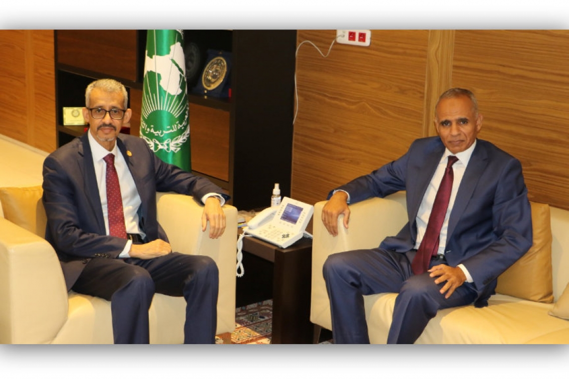 سفير الجمهورية الإسلامية الموريتانية يؤدي زيارة مجاملة  إلى مدير عام الألكسو