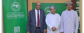 رئيس هيئة الوثائق والمحفوظات العُمانية يزور معهد المخطوطات العربية