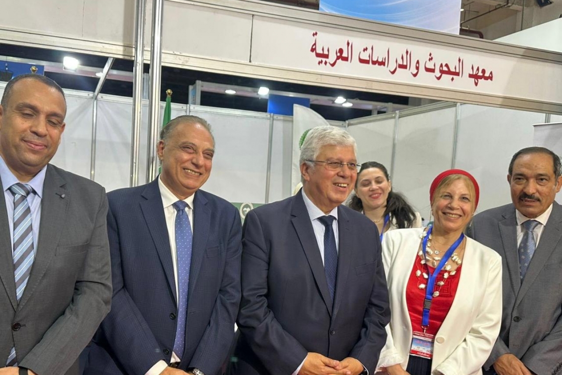 Egyptian Minister of Higher Education visits the Institute of Arab Research and Studies’ Pavilion at the “Higher Education Exhibition”