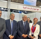 وزير التعليم العالي المصري يزور جناح معهد البحوث والدراسات العربية بمعرض الجامعات