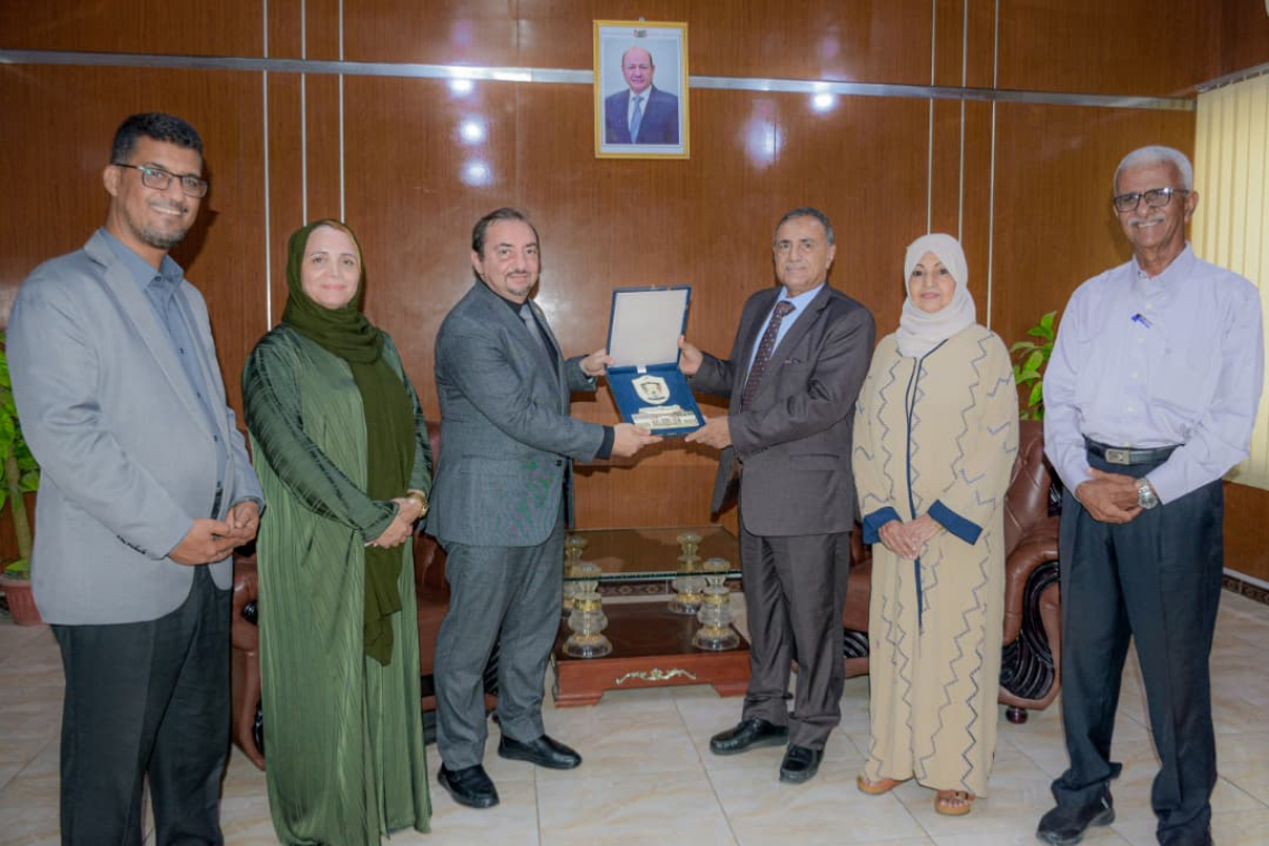 وفد الألكسو يزورجامعة عدن