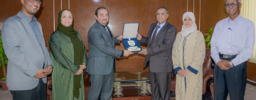 وفد الألكسو يزورجامعة عدن