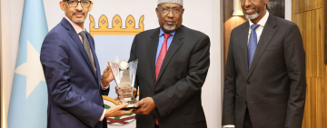 رئيس جمهورية الصومال الفيدرالية بالإنابة يستقبل المدير العام للألكسو