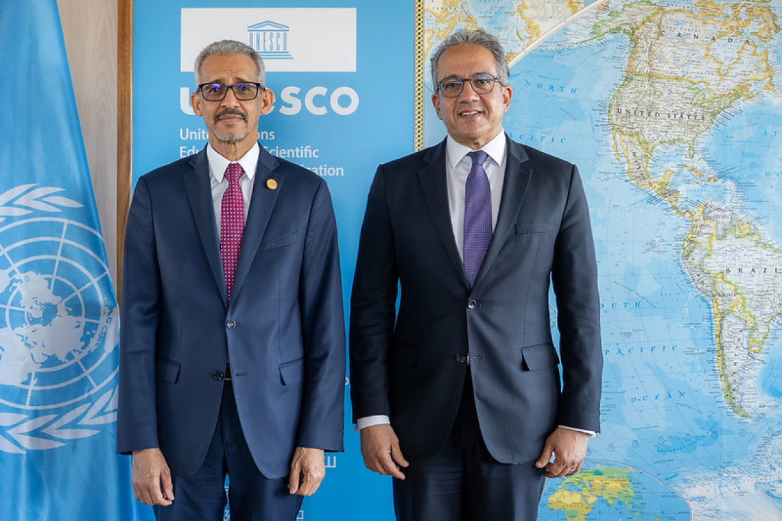 المدير العام لليونسكو يستقبل المدير العام للألكسو ويؤكدان على تعزيز الشراكة الاستراتيجية في مجالات التعاون المشترك